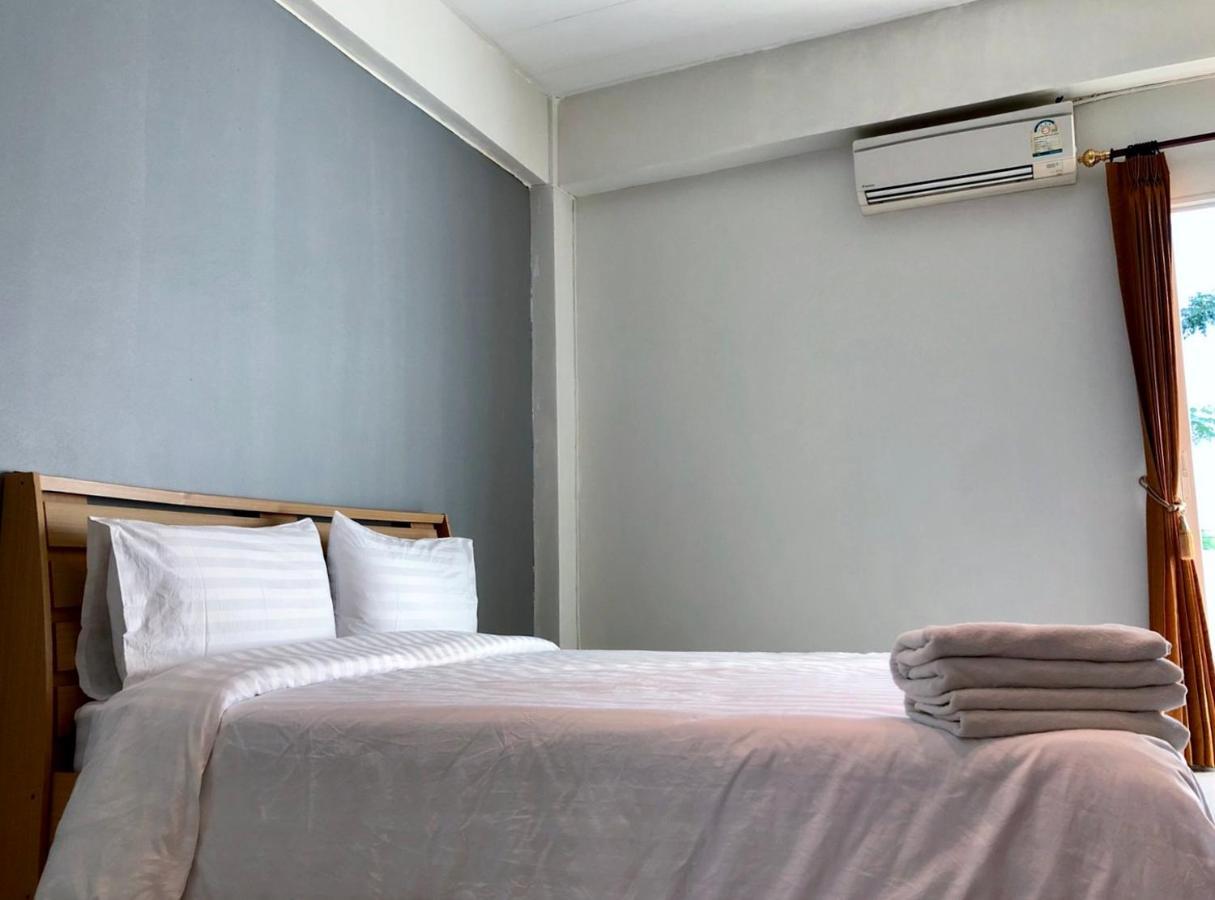 Uh Hostel Bangsaen Exteriör bild
